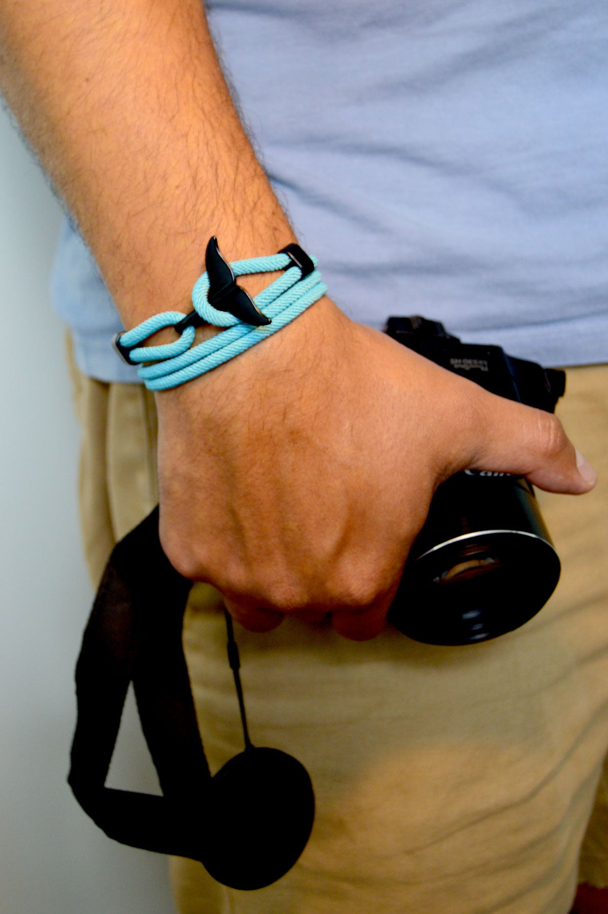 Whale Fin Sky | Pulsera marina celeste de nylon y acero para hombre