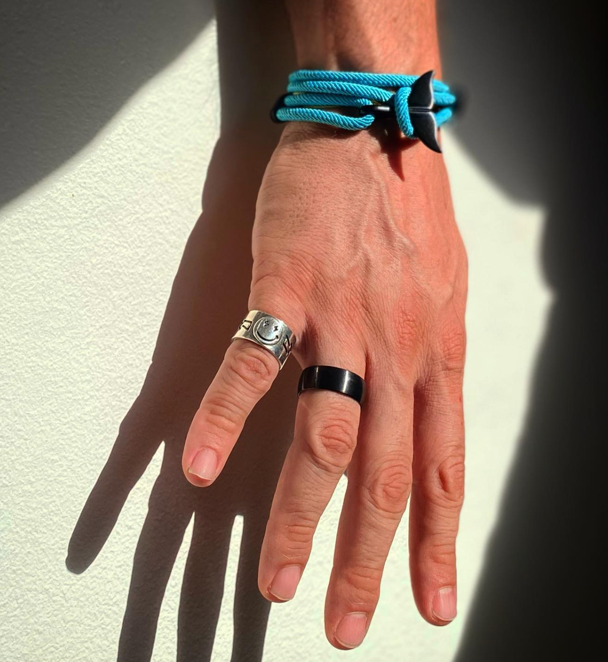 Whale Fin Sky | Pulsera marina celeste de nylon y acero para hombre