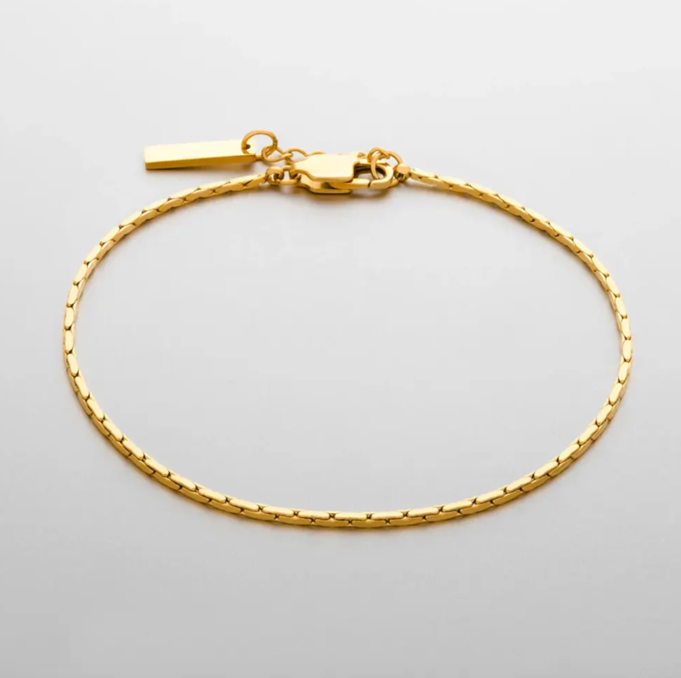 Verona golden | Pulsera de acero quirúrgico enchapada en oro 18k