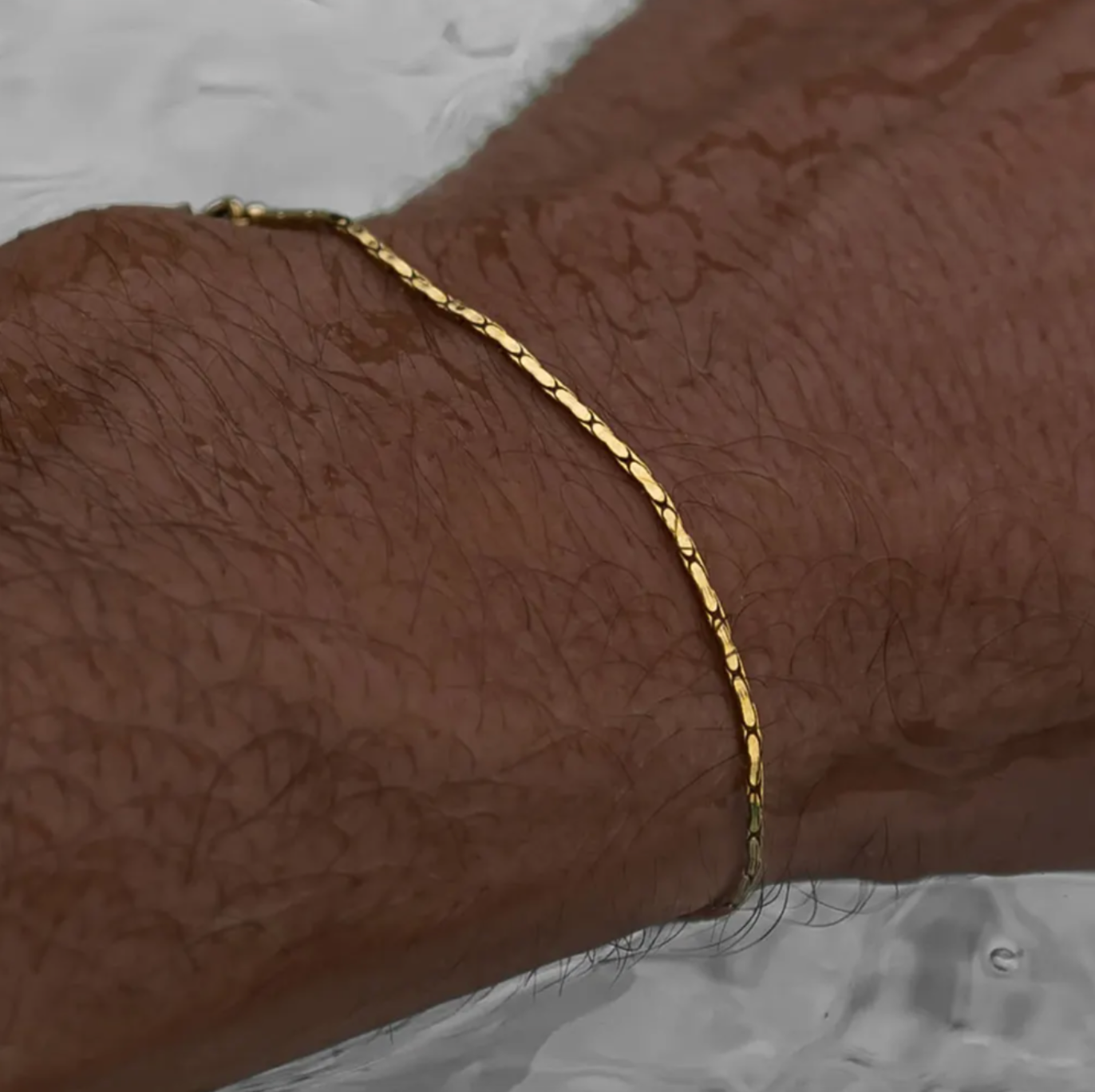 Verona golden | Pulsera de acero quirúrgico enchapada en oro 18k