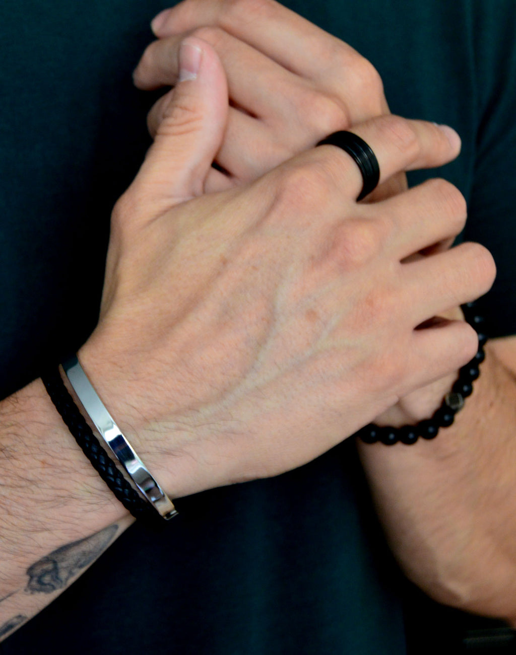 Detalle de la pulsera de acero Arezzo MONAK