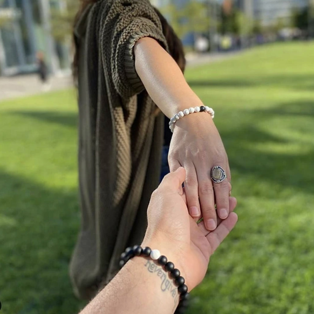 Pulseras de pareja en onyx negro y blanco MONAK