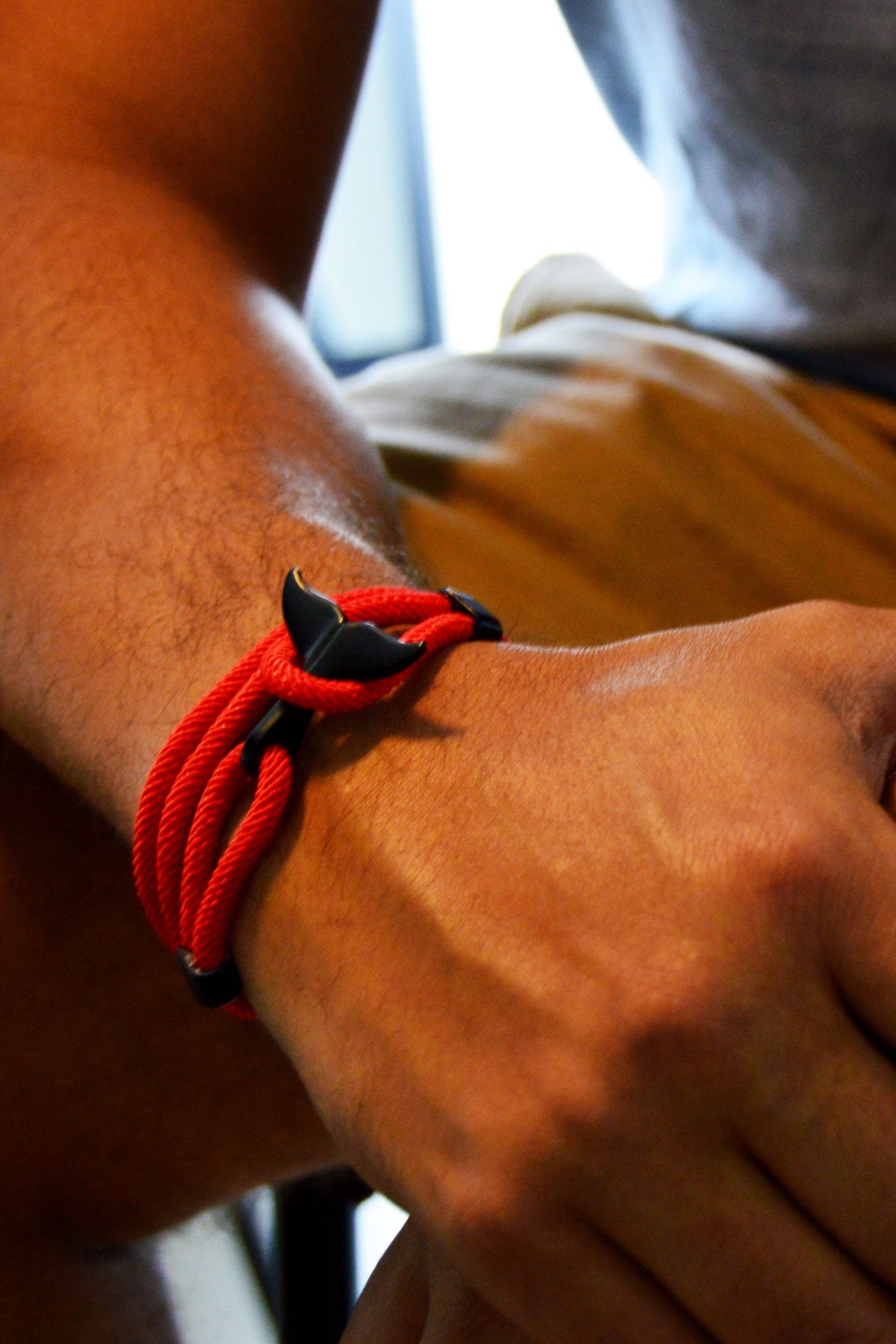 Whale Fin Red | Pulsera marina roja de nylon y acero para hombre